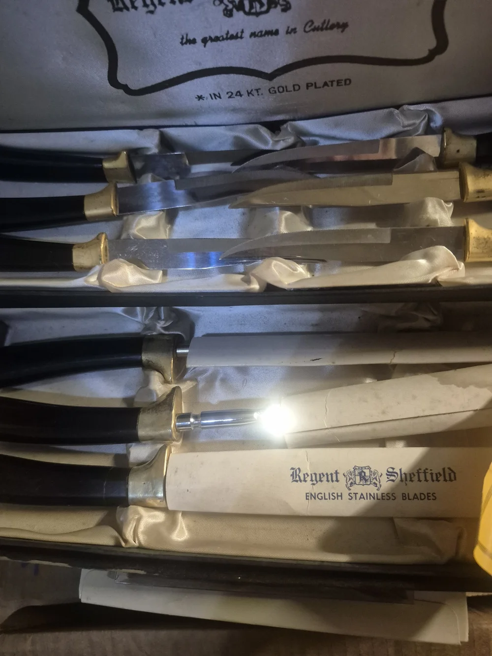 Regent Sheffield 9 Piece Black Handle Stainless Steak Knife Set1